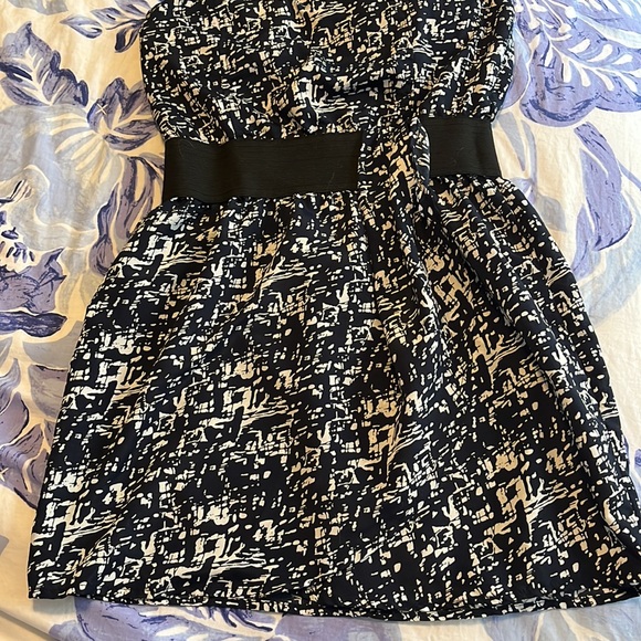 Navy Blue and White Short Strapless Summer Dress Size Small - Picture 6 of 6